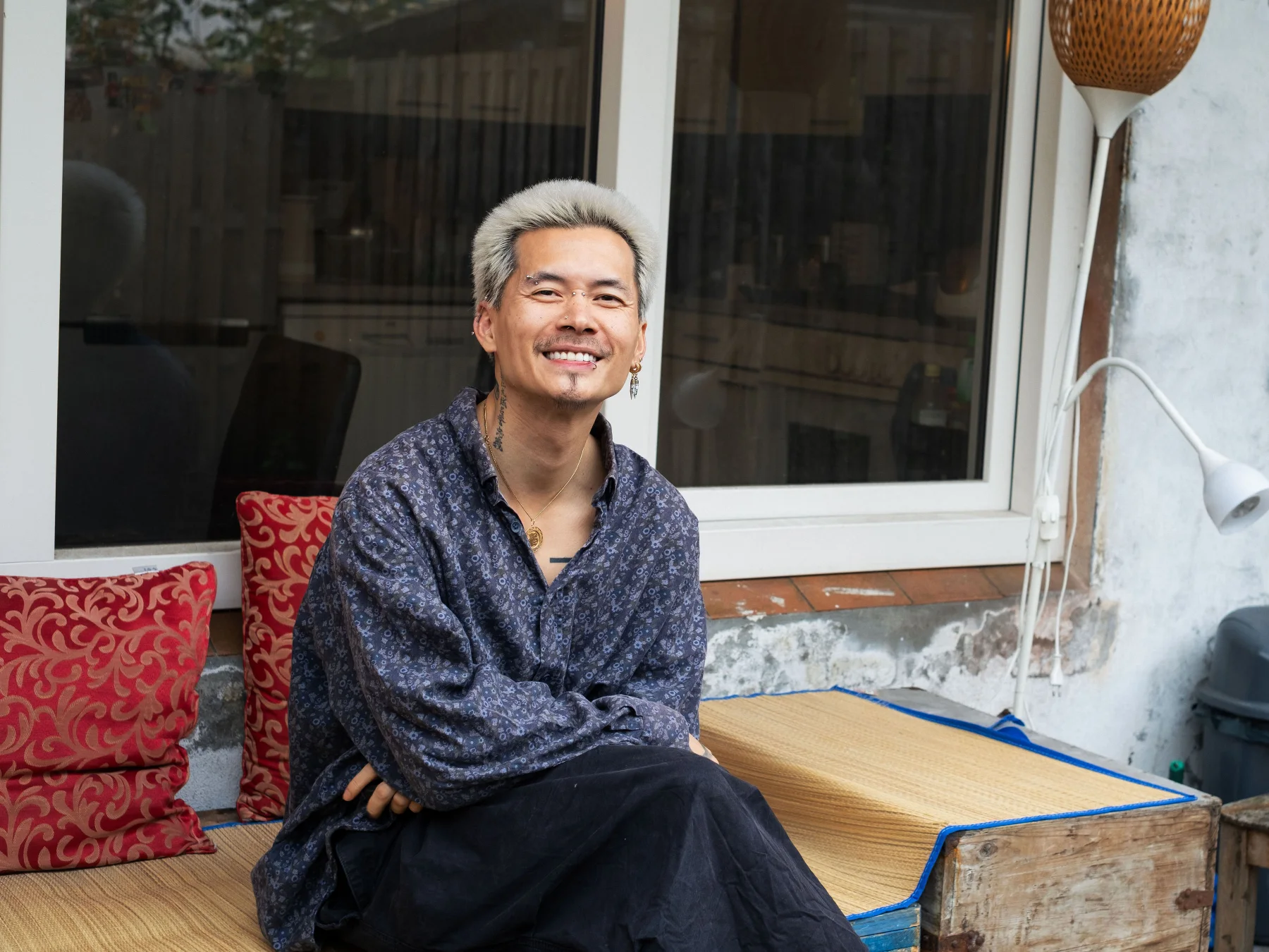 Portrait of Tú Hoàng, photographed by Emilie Tizien
