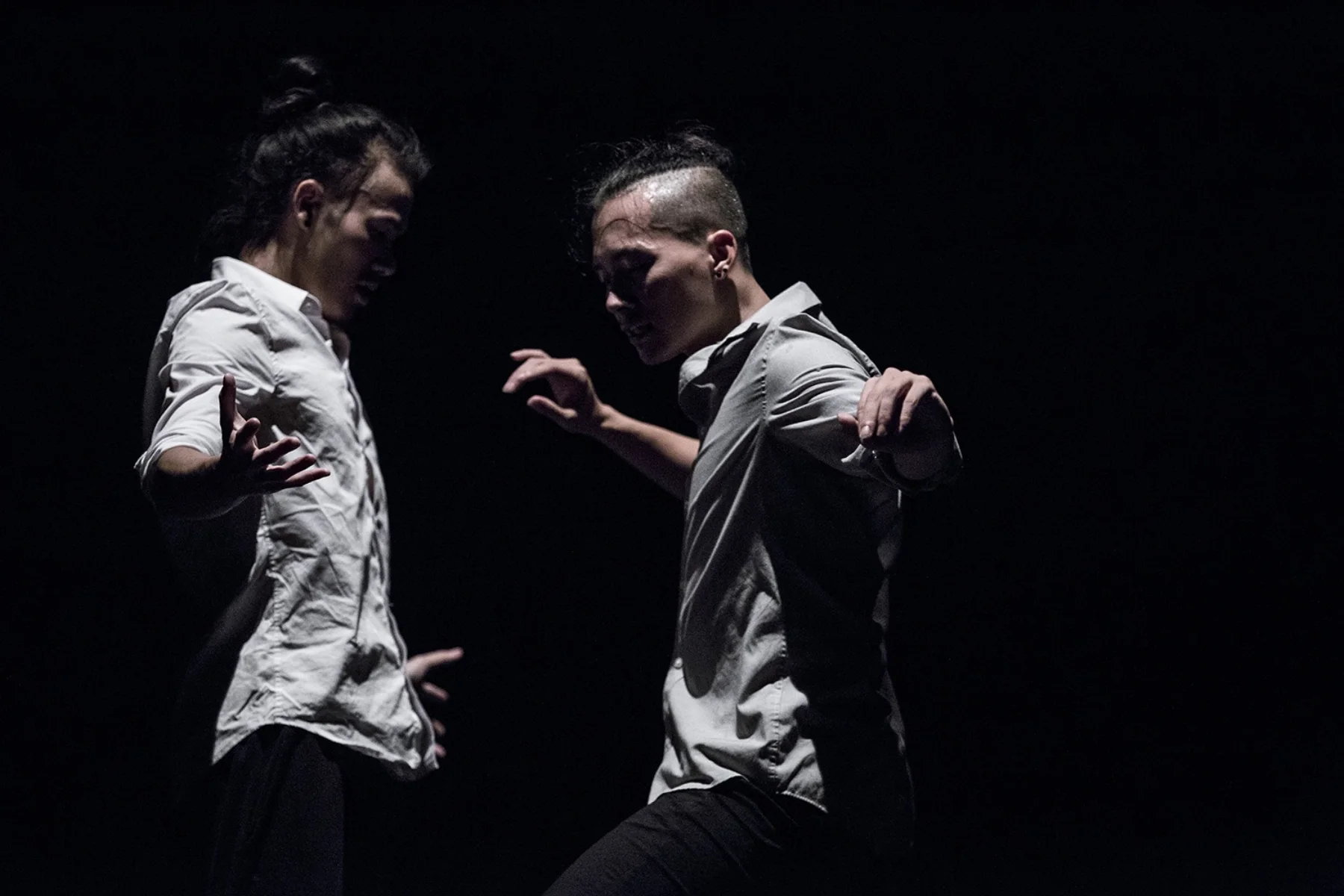 Trial, an award-winning duet choreographed by Tú Hoàng