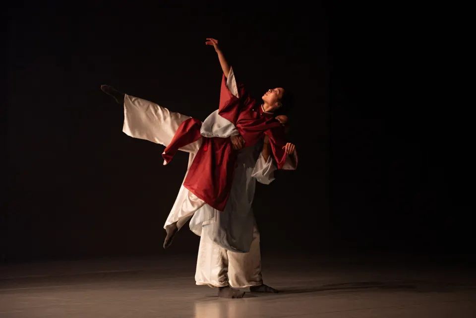 Thu Hương, choreography by Tú Hoàng